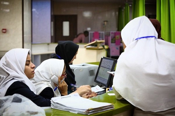 پرستاران از وعده ها خسته اند/یک شاخه گل سهم روز پرستار