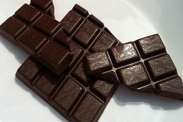 شکلات تلخ موجب تقویت قوه بینایی می شود