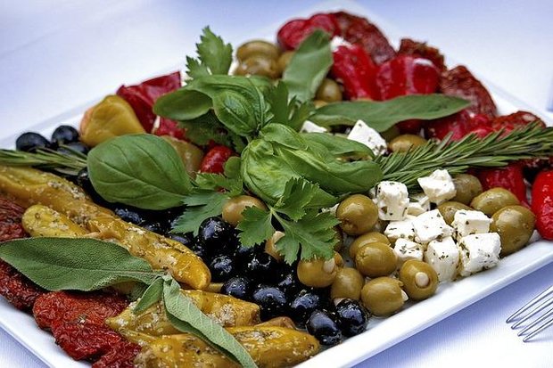رژیم غذایی موجب کاهش ریسک کم شدن شنوایی در زنان می شود