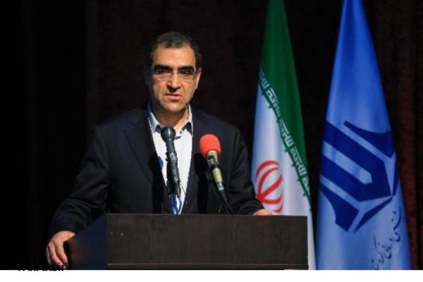 اگر کسی بخواهد انقلابی باشد باید در مسیر خدمت و شاد کردن دل مردم گام بردارد